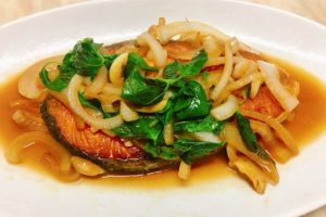 鮭魚洋蔥料理